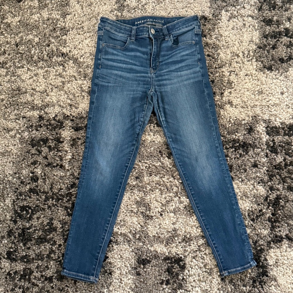 American Eagle Hi-Rise Jegging Next Level Stretch Medium Wash Jeans 8 Short